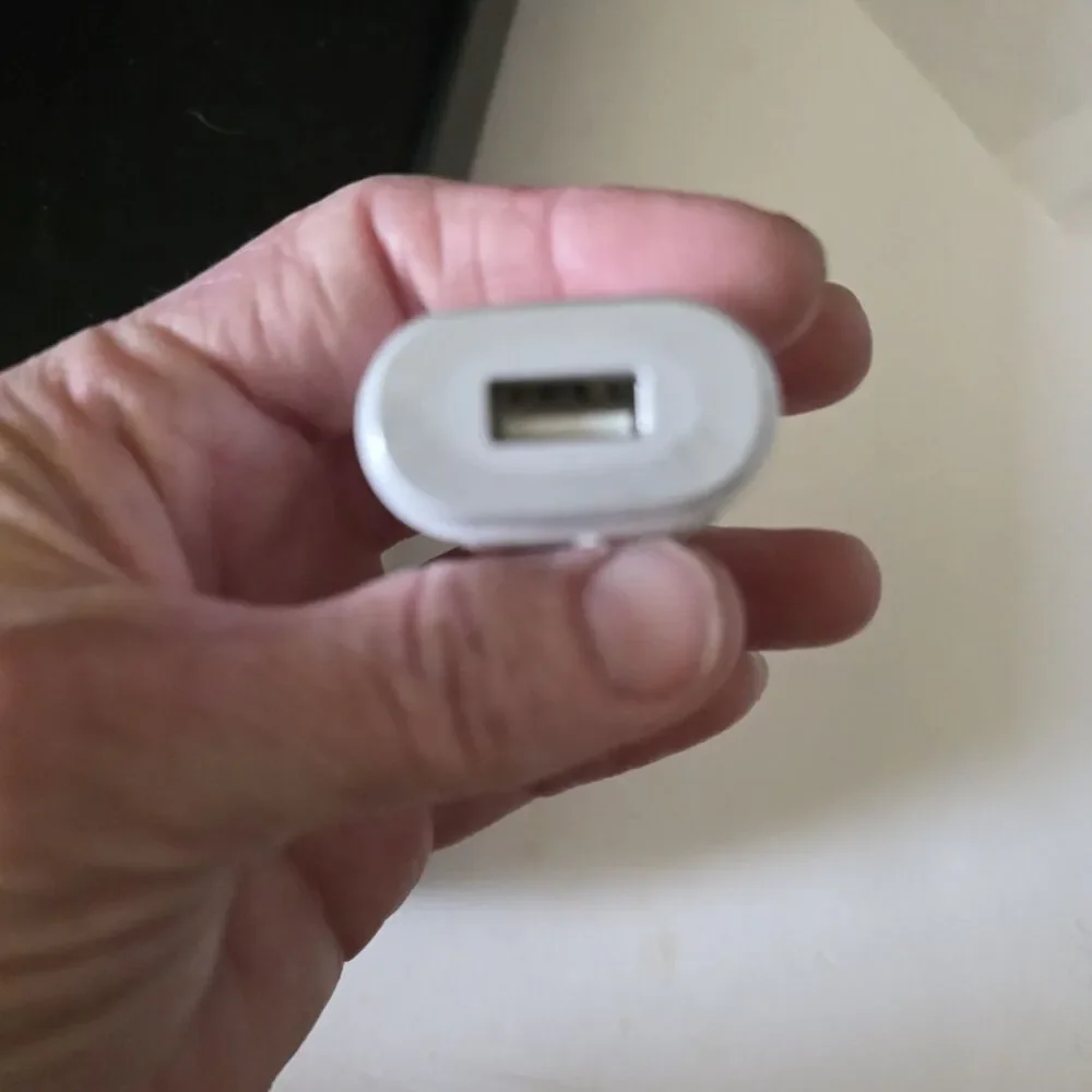 LG MCS-01WRE Fast Charge USB Wall Charger 1-Port Plug-In Travel Adapter White